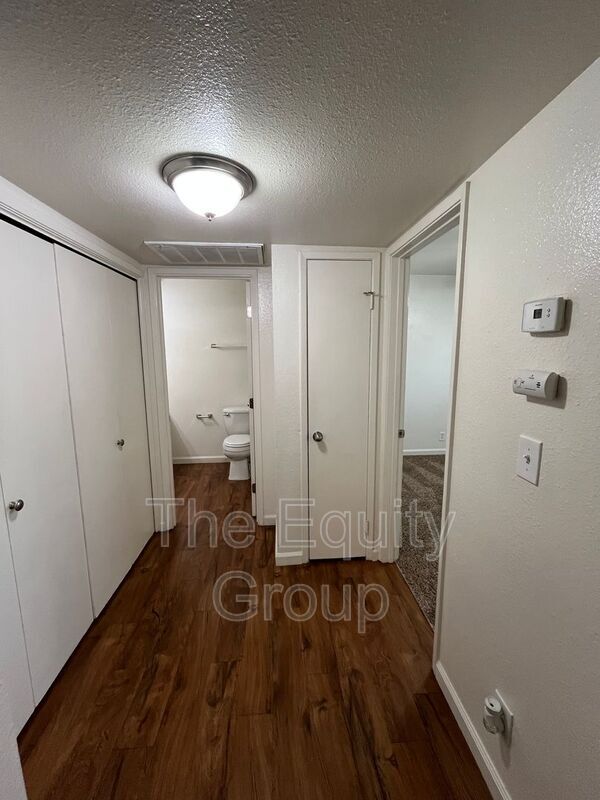 Building Photo - 4042 W Meadow Ave