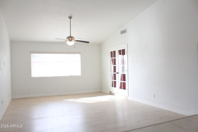 Building Photo - 7301 W Canterbury Dr