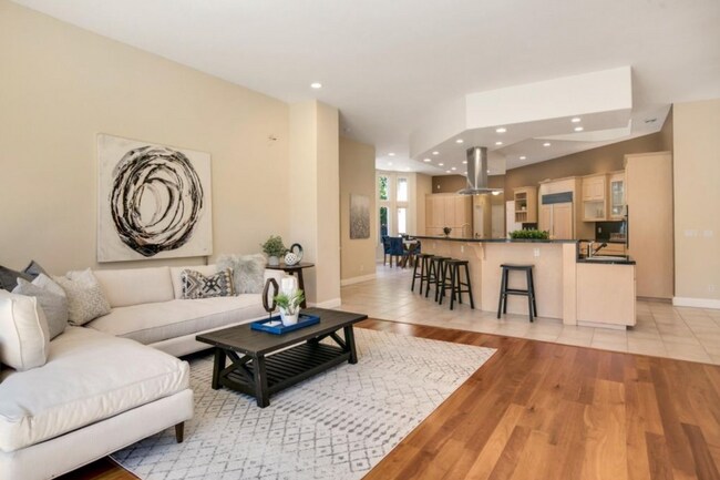 Building Photo - Gorgeous Monte Sereno Estate on Spacious Private Lot