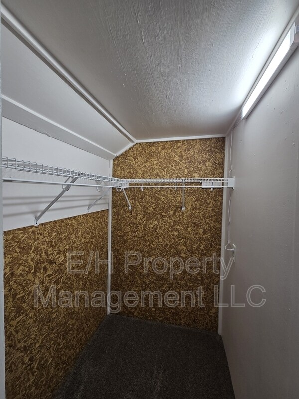 Building Photo - 322 N Park Ave