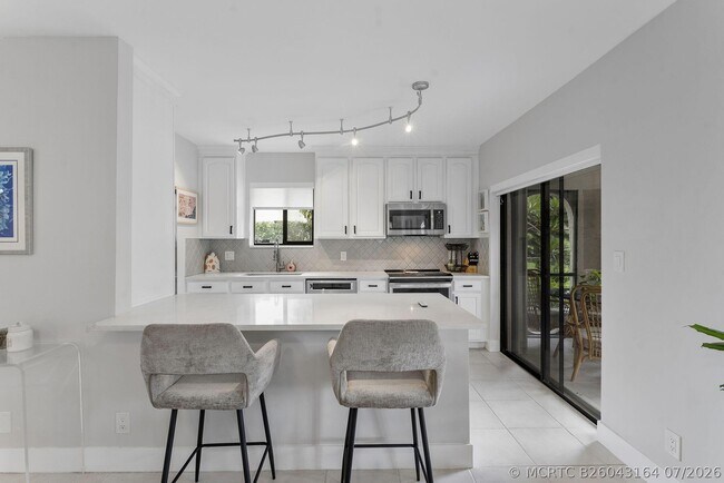 Building Photo - 6314 Longboat Ln W