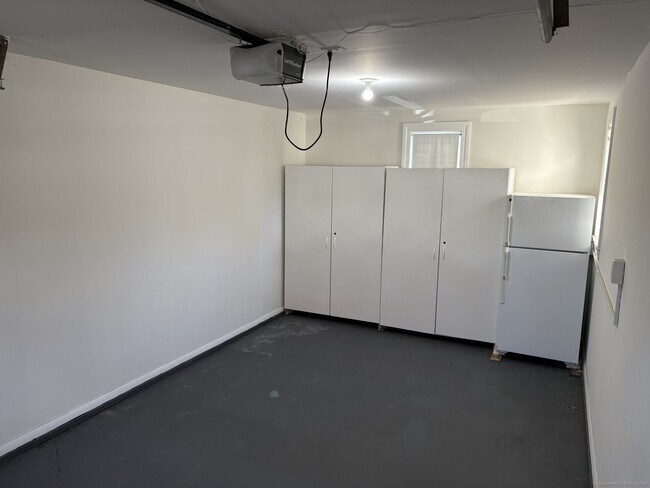 Building Photo - 88 Garden Dr