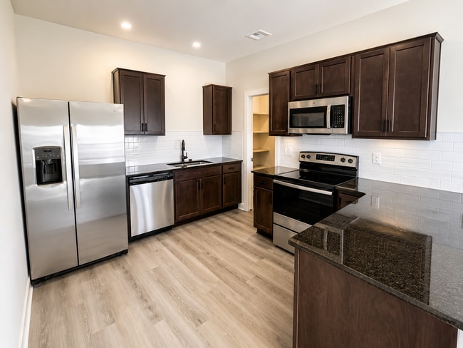 Building Photo - 5203/05 S Chase Cir
