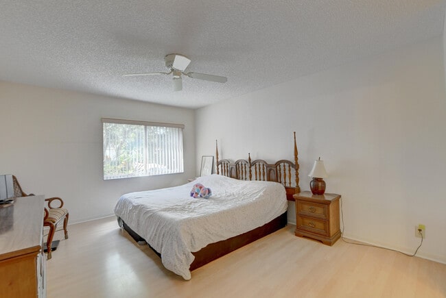 Building Photo - 8089 Springtree Rd