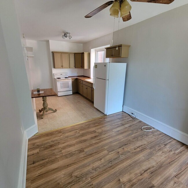 Building Photo - 7128 Boyer St