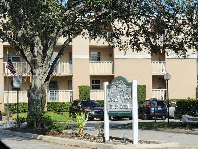 Building Photo - 7981 S French Dr