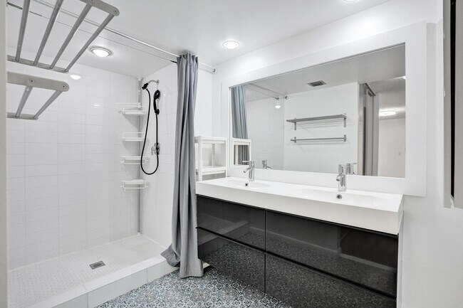 Building Photo - 9111 SW 20th St