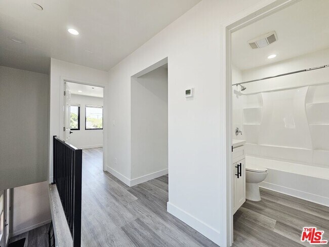 Building Photo - 4110 Normandie Ave