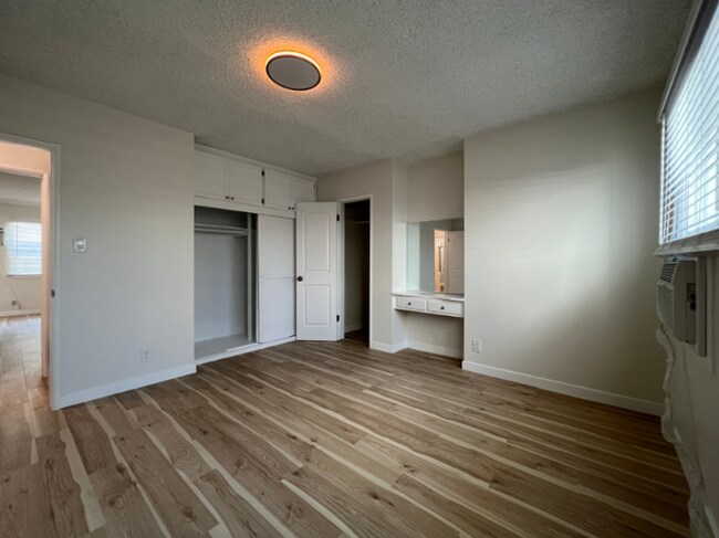 Building Photo - 4710 Vantage Ave