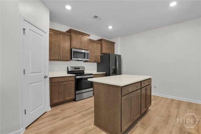Building Photo - 2980 Kingswood Dr