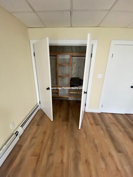 Building Photo - 46 Almont St