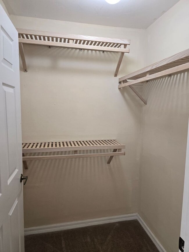 Building Photo - 3/2 2nd Floor Condo AVAILABLE NOW!