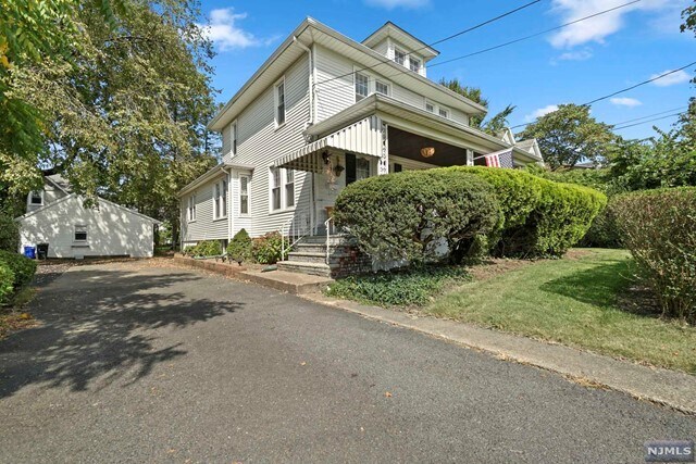 Building Photo - 205 W Main St