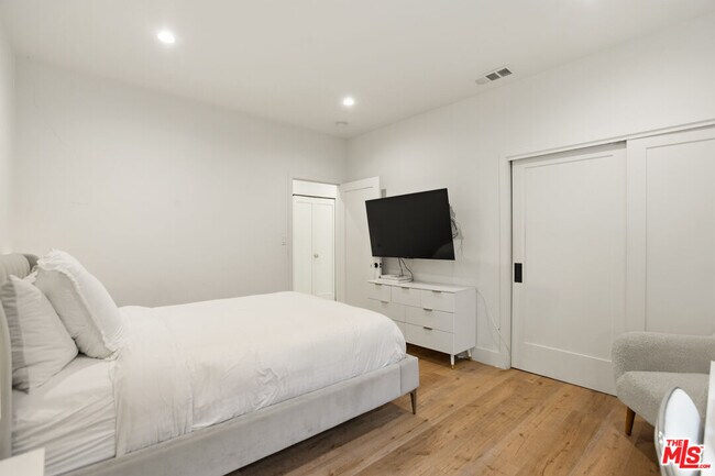 Building Photo - 0 N Edinburgh Ave