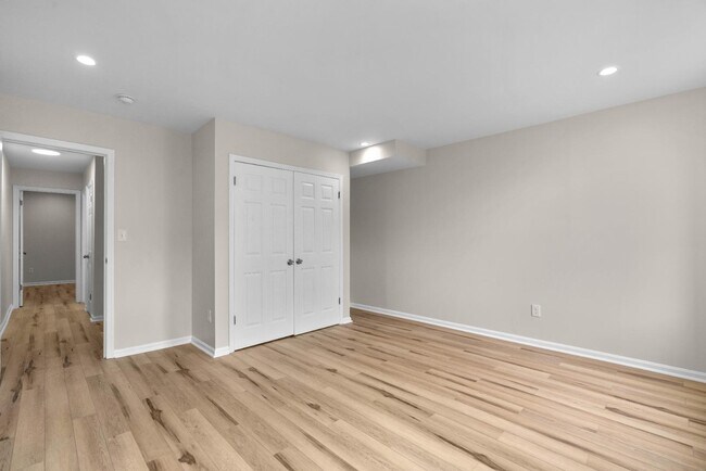 Building Photo - 2202 E Fayette St
