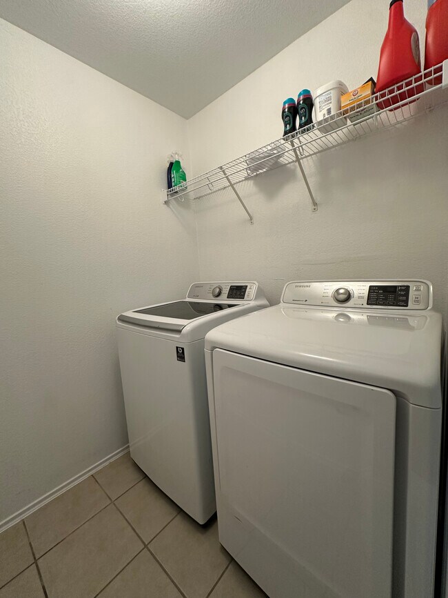 Building Photo - 2101 Charlotte Estates Dr