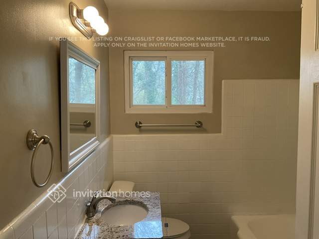 Building Photo - 5531 Wild Cherry Dr SW