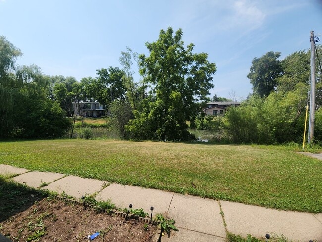 Building Photo - 1129 Primrose Ct