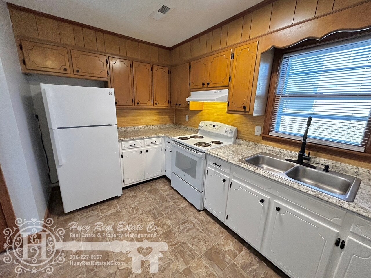 Building Photo - 296 7th St