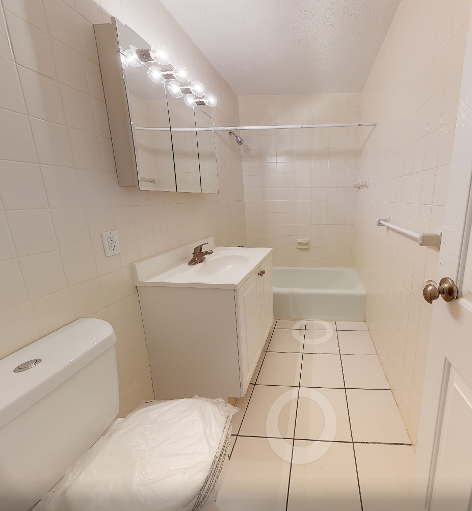 Building Photo - 125 Edgemere Rd