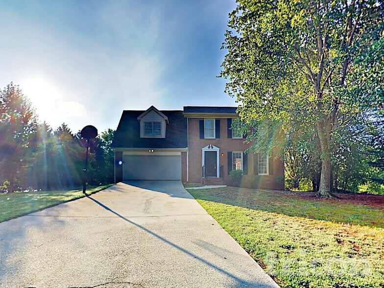 Building Photo - 3850 Paulownia Dr