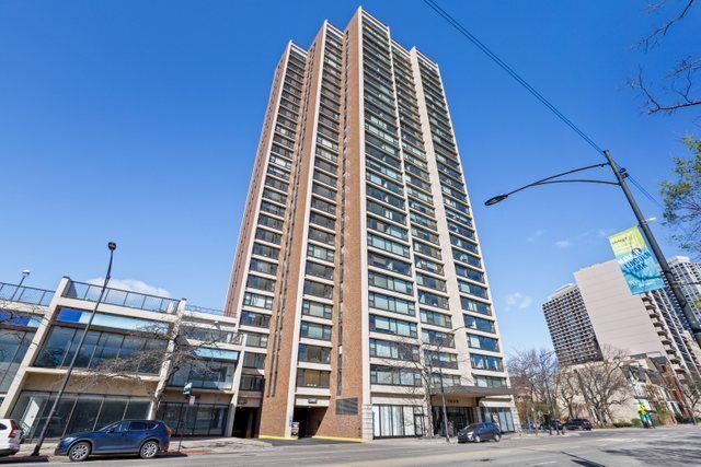 Building Photo - 1850 N Clark St
