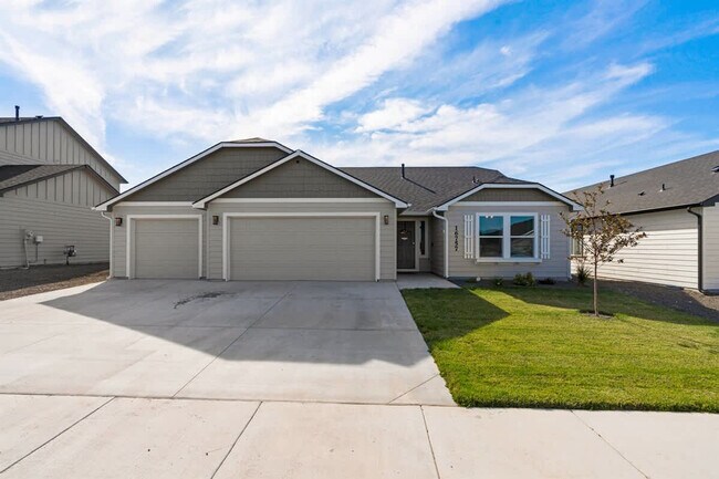 Building Photo - 347 S 10th Ave