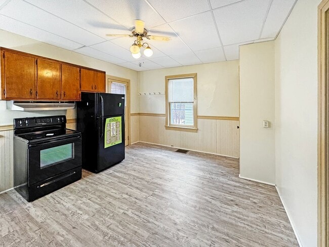 Building Photo - 323-325 Percy St