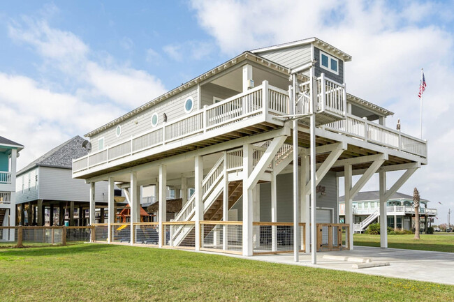 Building Photo - 927 Palm Ridge Dr