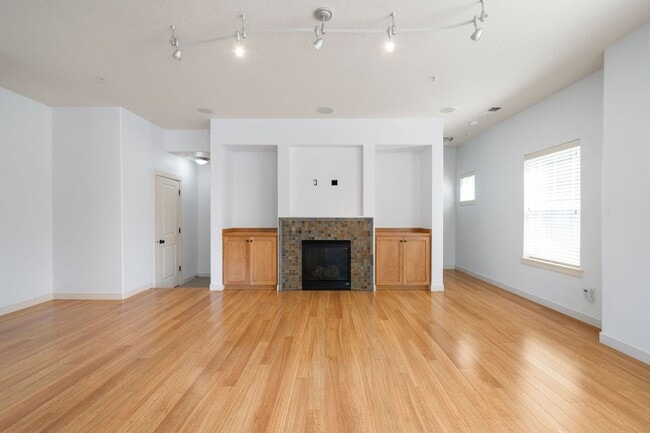 Building Photo - 648 NE Newstead Ln