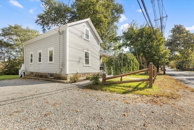 Building Photo - 39 Burley St