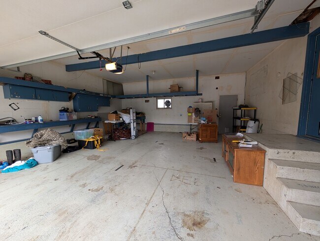 Building Photo - Spacious 3 Bedroom Normal Hill House with Large Garage