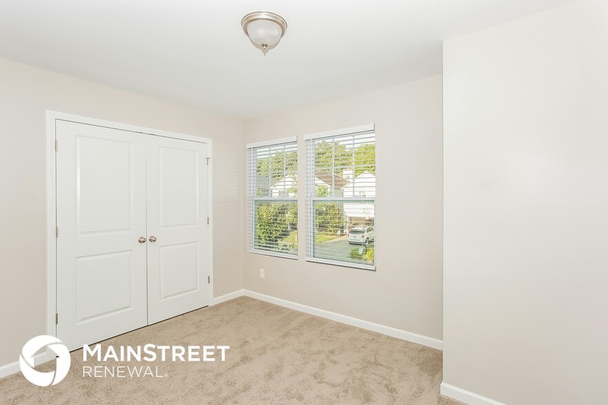 Building Photo - 1345 Haestad Ct