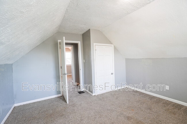 Building Photo - 1112 Bellemeade Ave