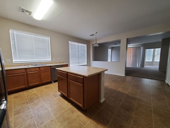 Building Photo - LAVEEN VILLAGE BEAUTIFUL 3 BEDROOMS PLUS D...