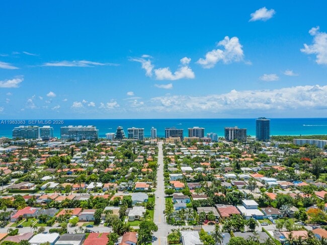 Building Photo - 8927 Hawthorne Ave