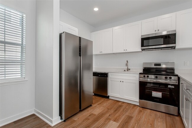 Building Photo - 4713 Virginia Ave