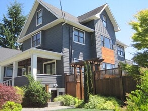 Building Photo - 549