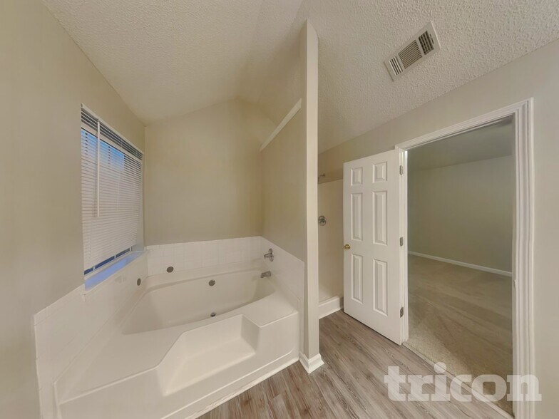 Building Photo - 1620 Cutters Mill Dr