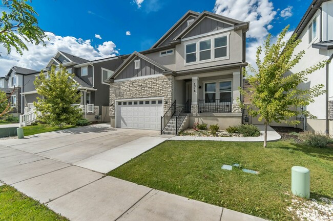 Building Photo - 1316 W Quailhill Rd