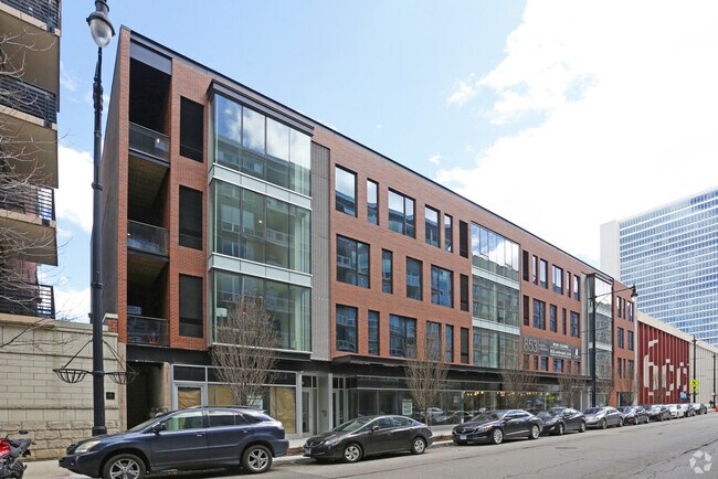 Building Photo - 853 North Larrabee #405 - Studio river North