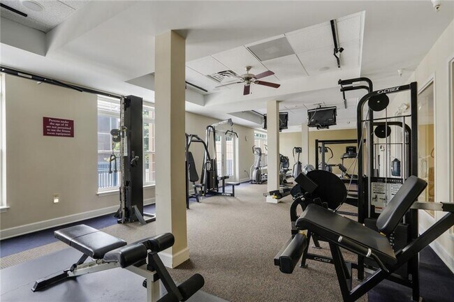 Building Photo - 230 E Ponce de Leon Ave