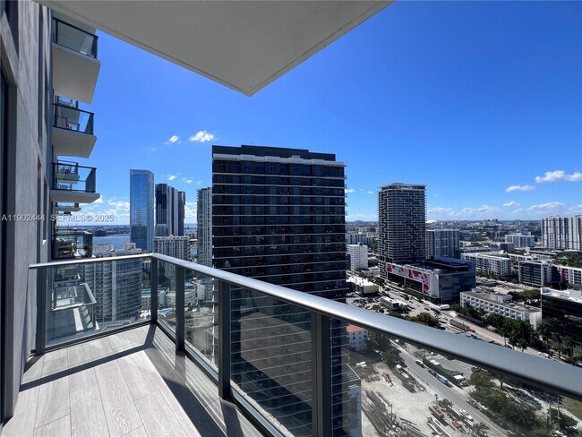 Building Photo - 501 NE 31st St