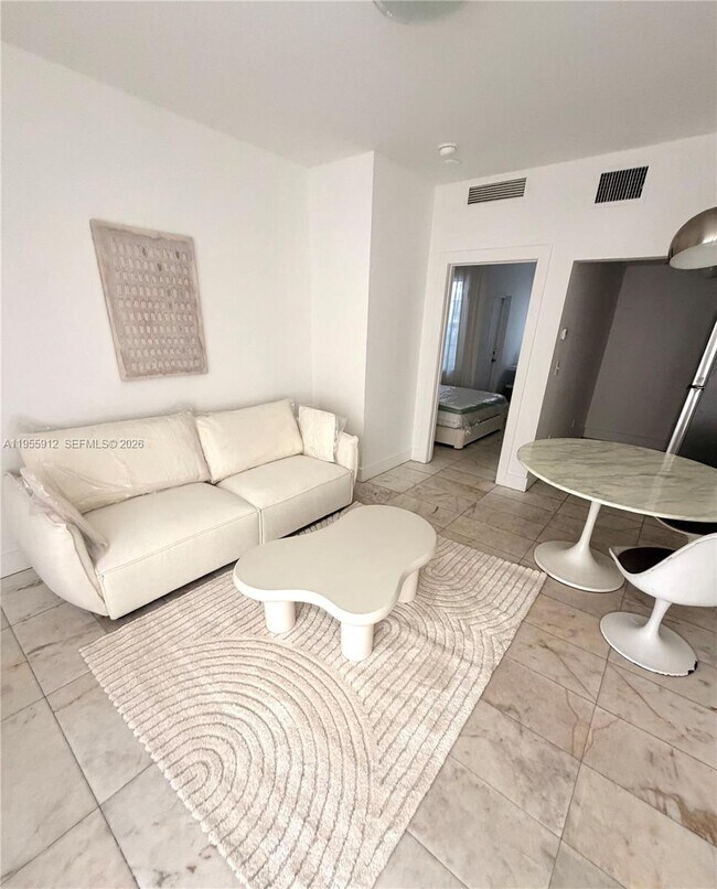 Building Photo - 801 8th St