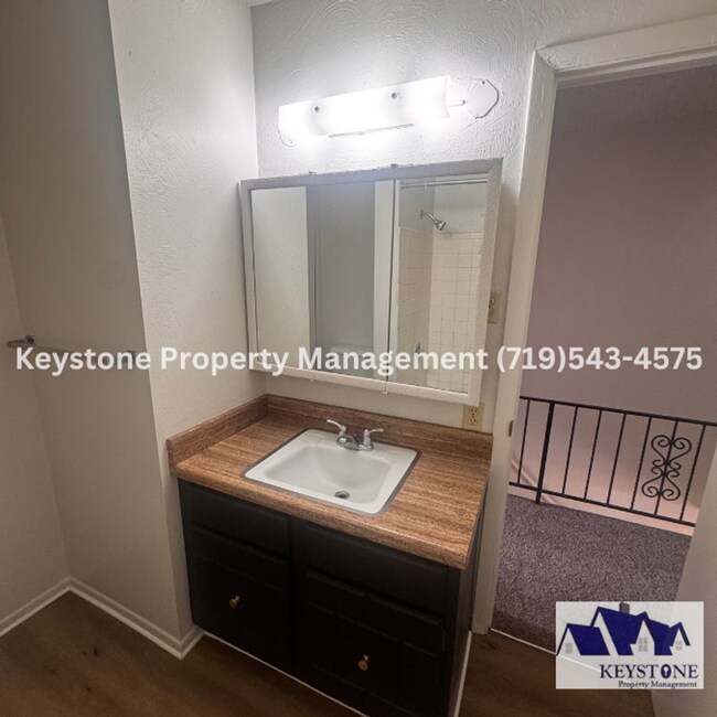 Building Photo - Updated 2 Bedroom Belmont Townhome with Attached Garage & Fenced Yard $1300/$1300