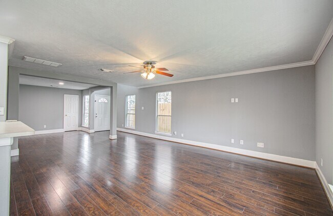 Building Photo - 13963 Maximos Dr