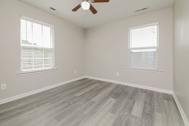 Building Photo - 232 Pamlico Dr