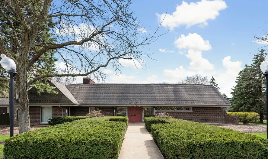 Building Photo - 238 E Bailey Rd
