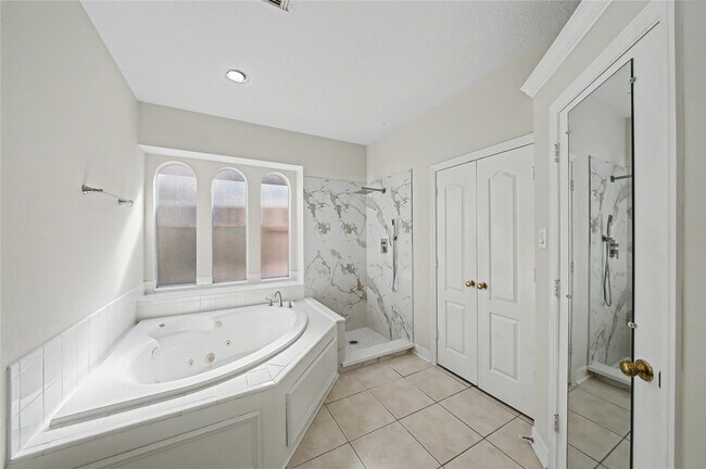 Building Photo - 5807 Bayberry Way