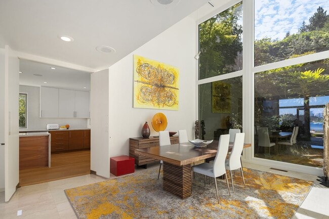 Building Photo - 3Bd/3.5Ba Mercer Island House